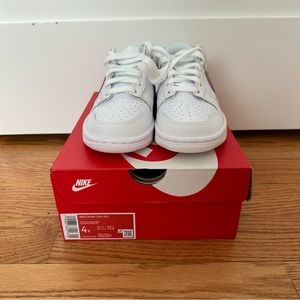 Nike Dunk Low Size 4Y
